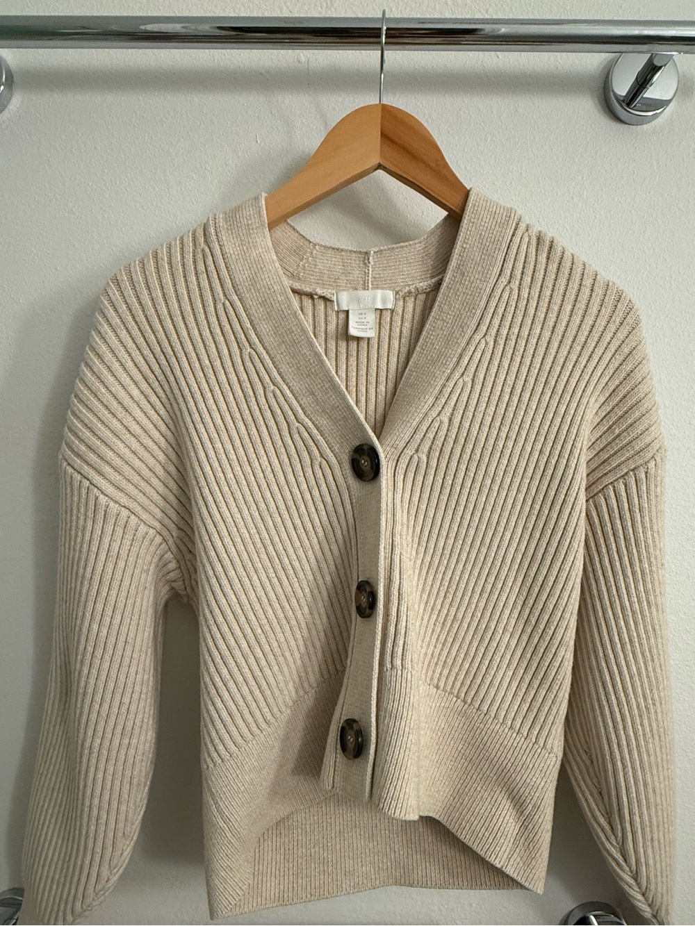 H&M Cream Ribbed V-Neck Button Cardigan - Picture 4 of 4